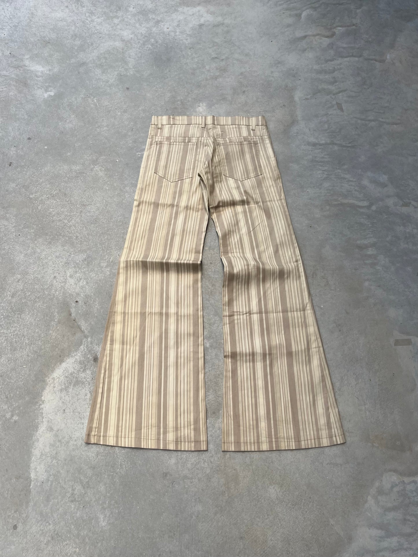 2000S - BEIGE DEAD STOCK SIXTIES TZIPPY LOW RISE FLARED JEANS - 36