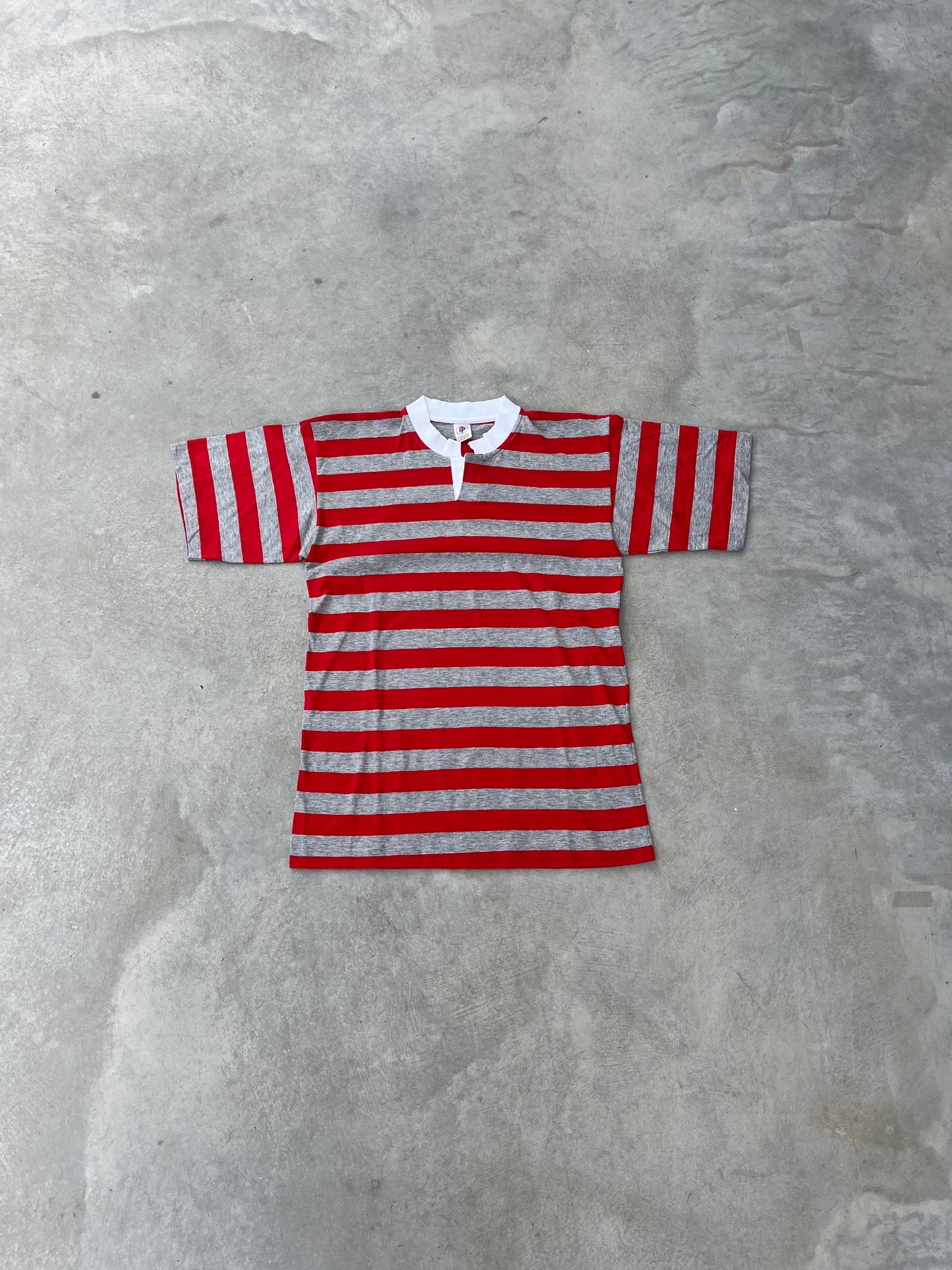 1990S - STRIPED GRAY & RED TSHIRT - S