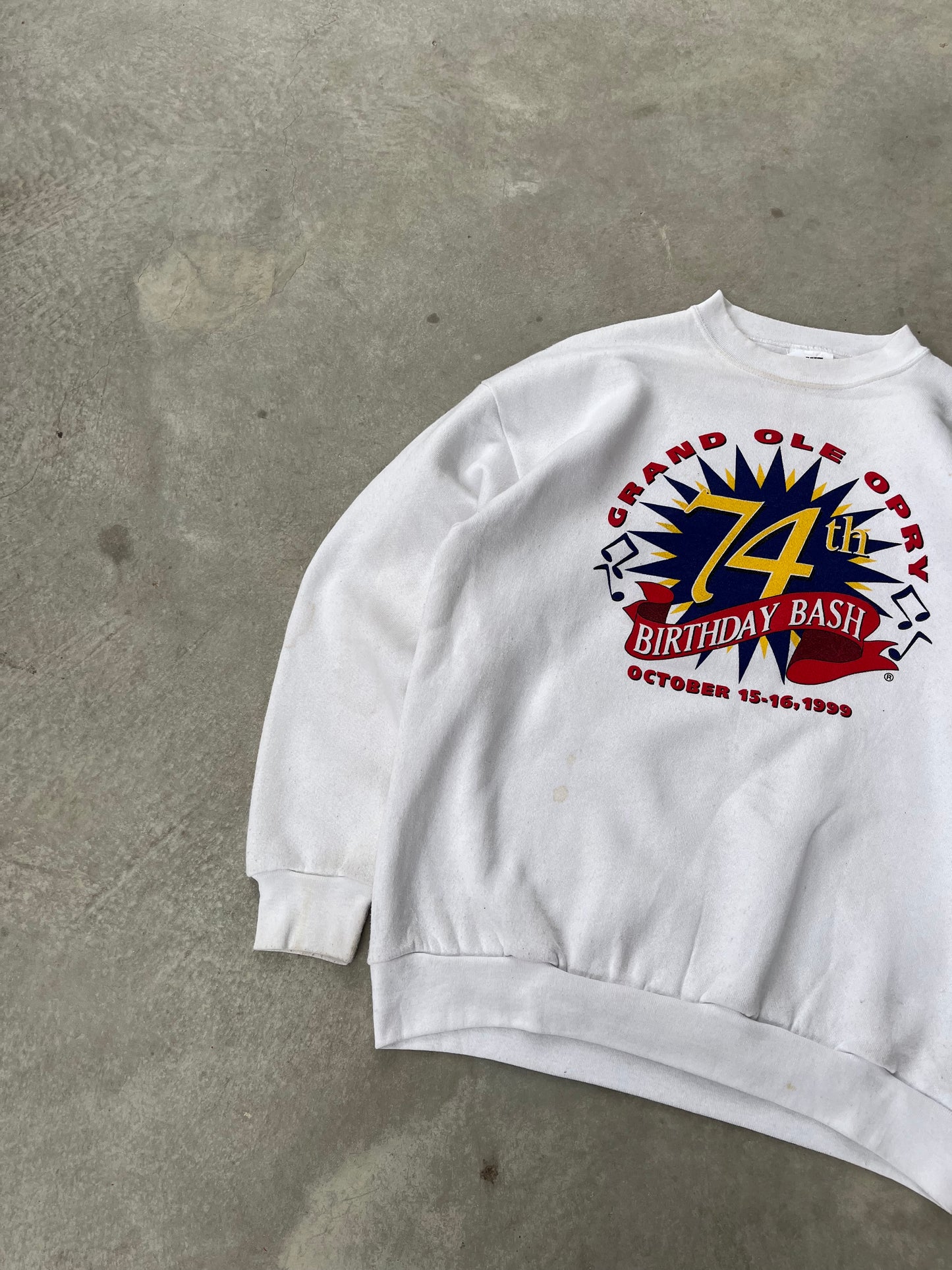 1990S - GRAPHIC “BIRTHDAY BASH” SWEATSHIRT - L