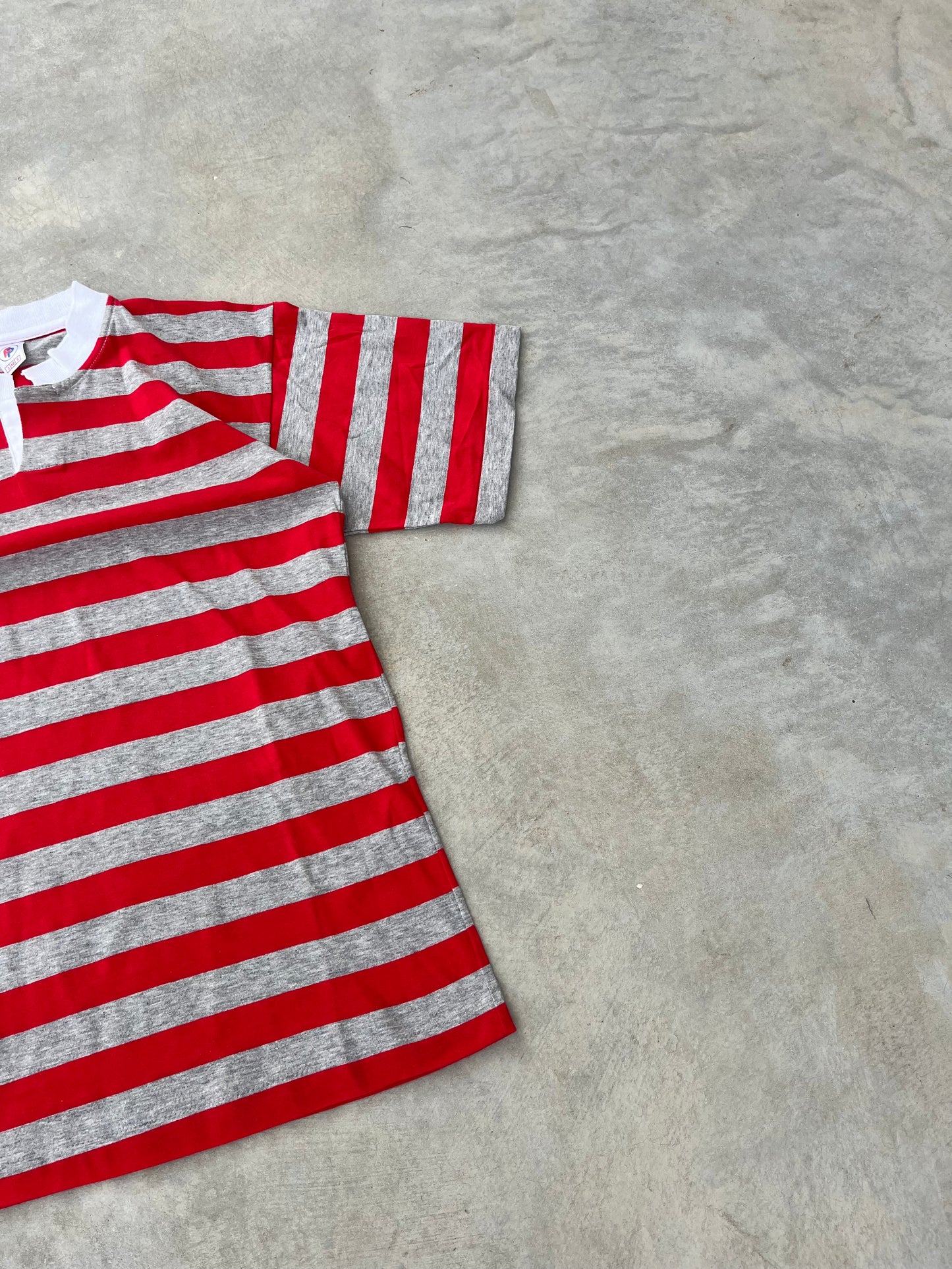 1990S - STRIPED GRAY & RED TSHIRT - S