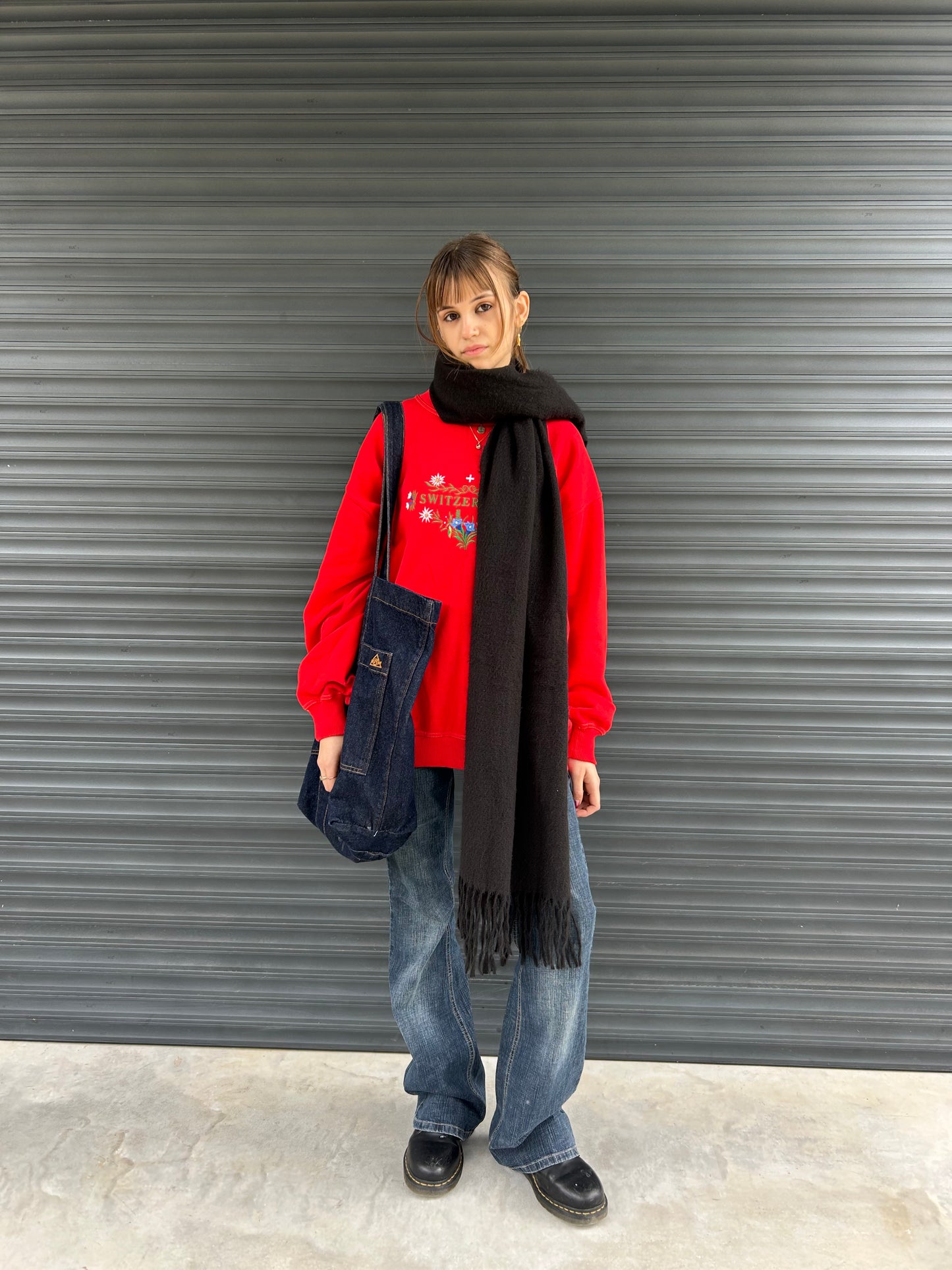 1990S - RED EMBROIDERED SWITZERLAND SWEATSHIRT - L