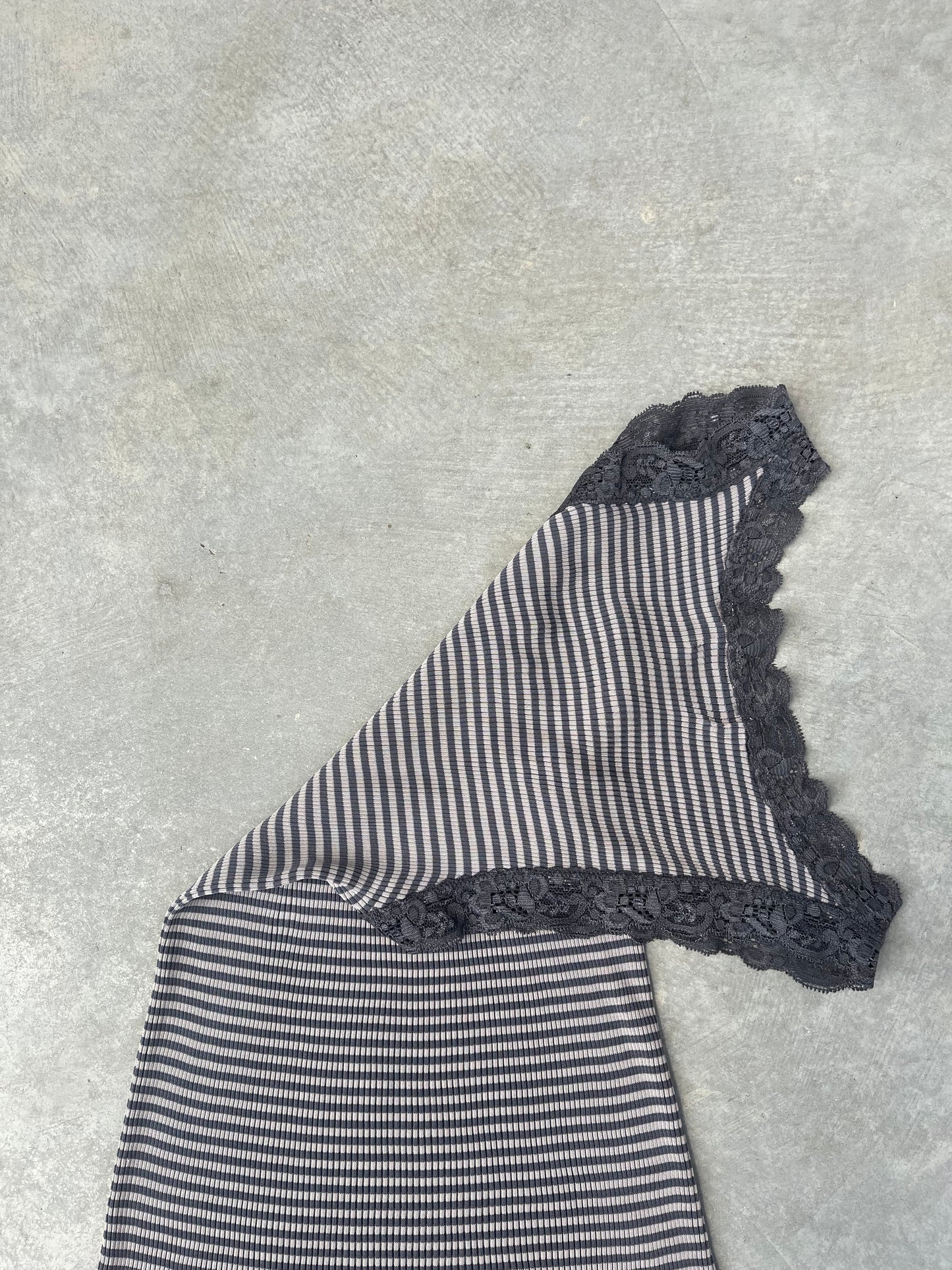 2000S STRIPED TIGHT STRETCHY TANK TOP - L