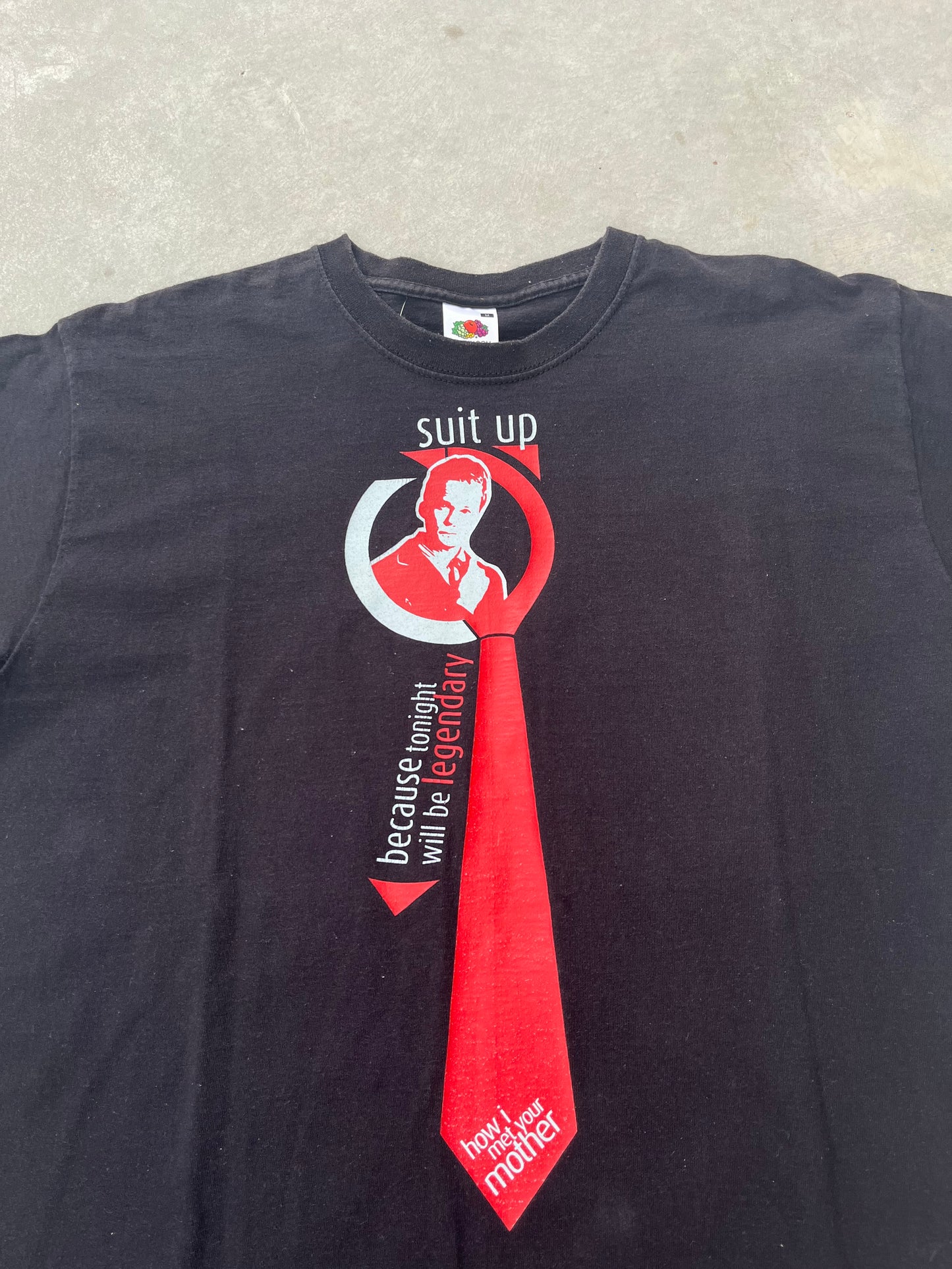 2000S - FRUIT OF THE LOOM “HOW I MET YOUR MOTHER?” TSHIRT - M