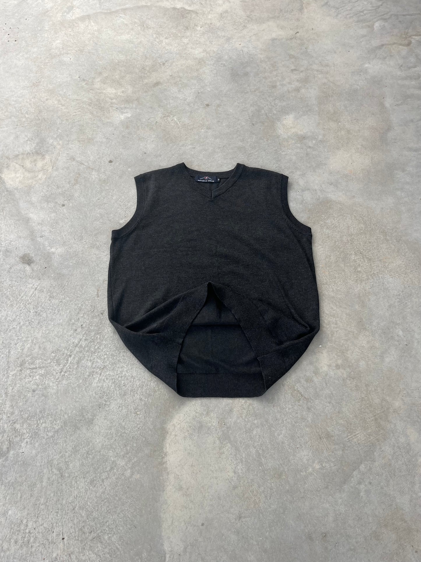 1990S - GRAY KNIT V NECK VEST - M