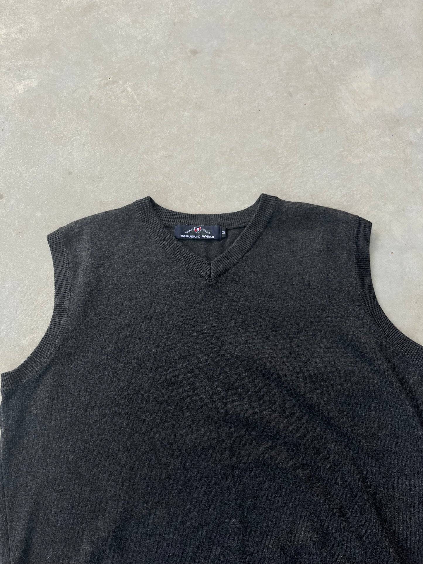 1990S - GRAY KNIT V NECK VEST - M