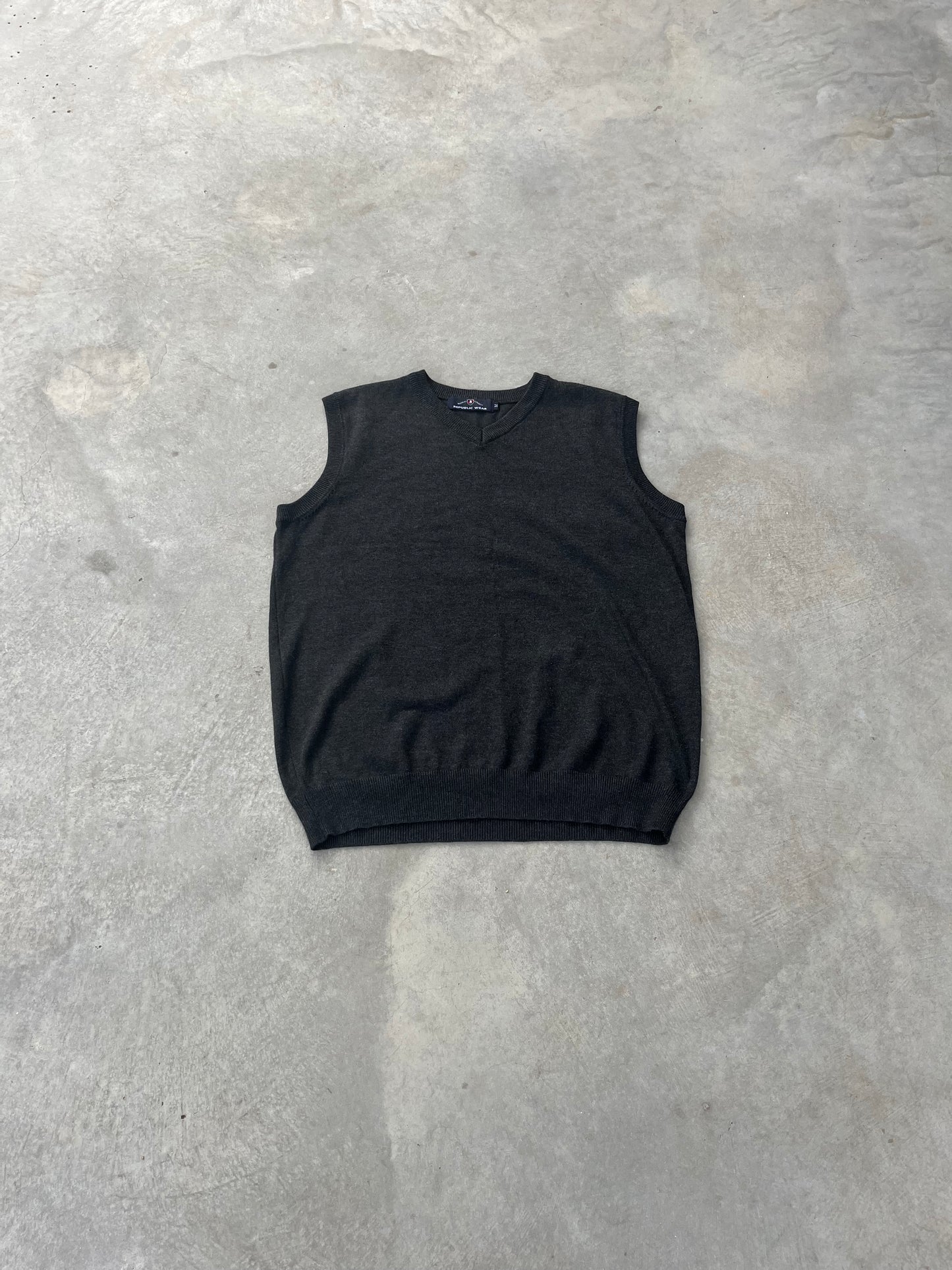 1990S - GRAY KNIT V NECK VEST - M
