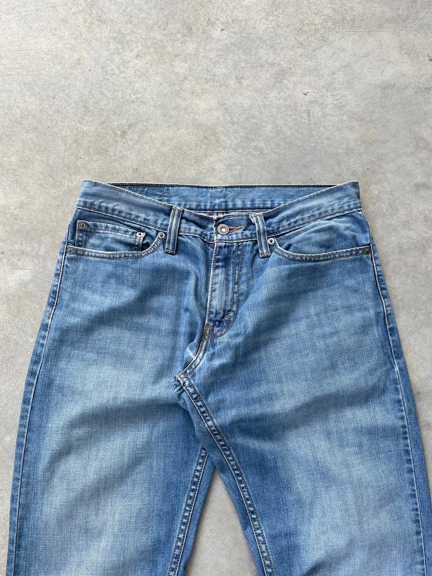 2000S - LEVI‘S STRAIGHT LEG JEANS - 31