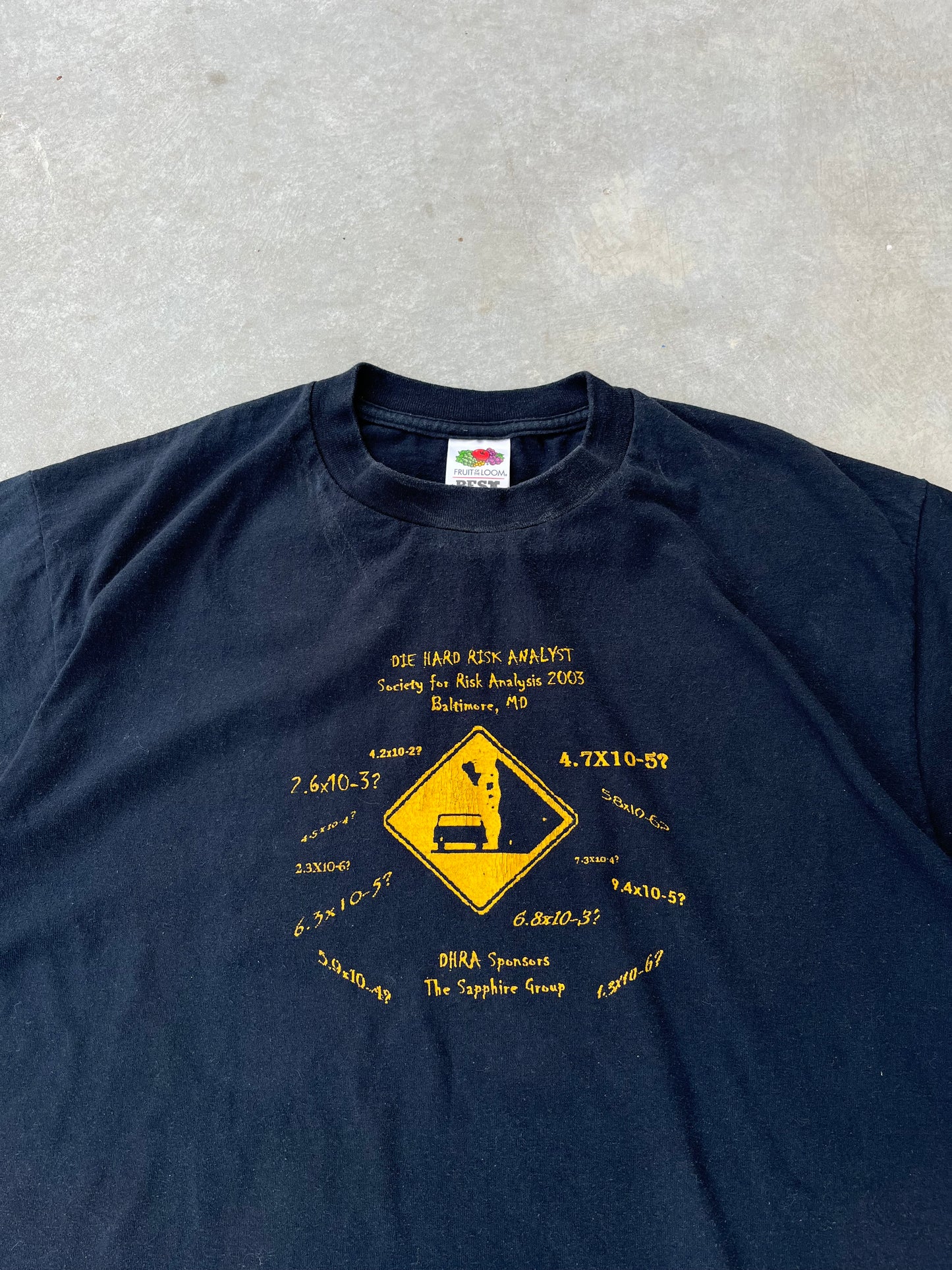 2000S - FRUIT OF THE LOOM BLACK PRINTED TSHIRT - L