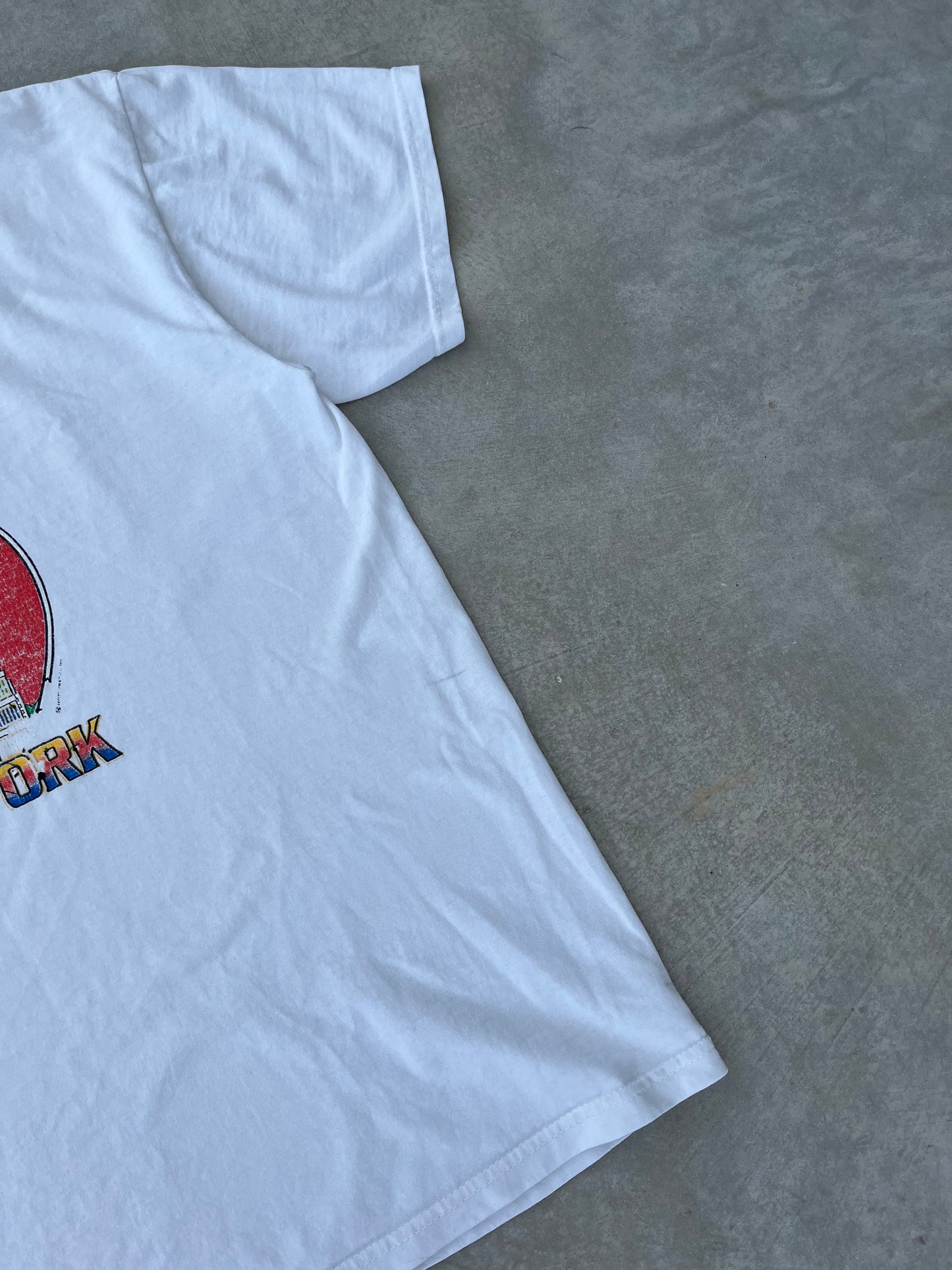 1990S - “THE BIG APPLE” PRINTED TSHIRT - L
