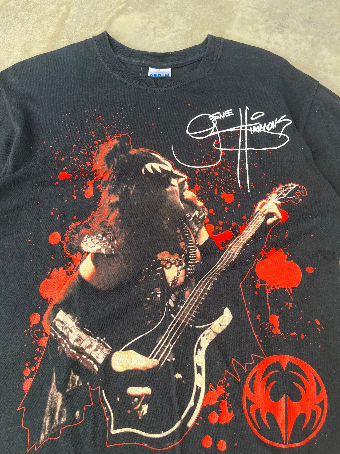 2000S - KISS GRAPHIC TSHIRT - M