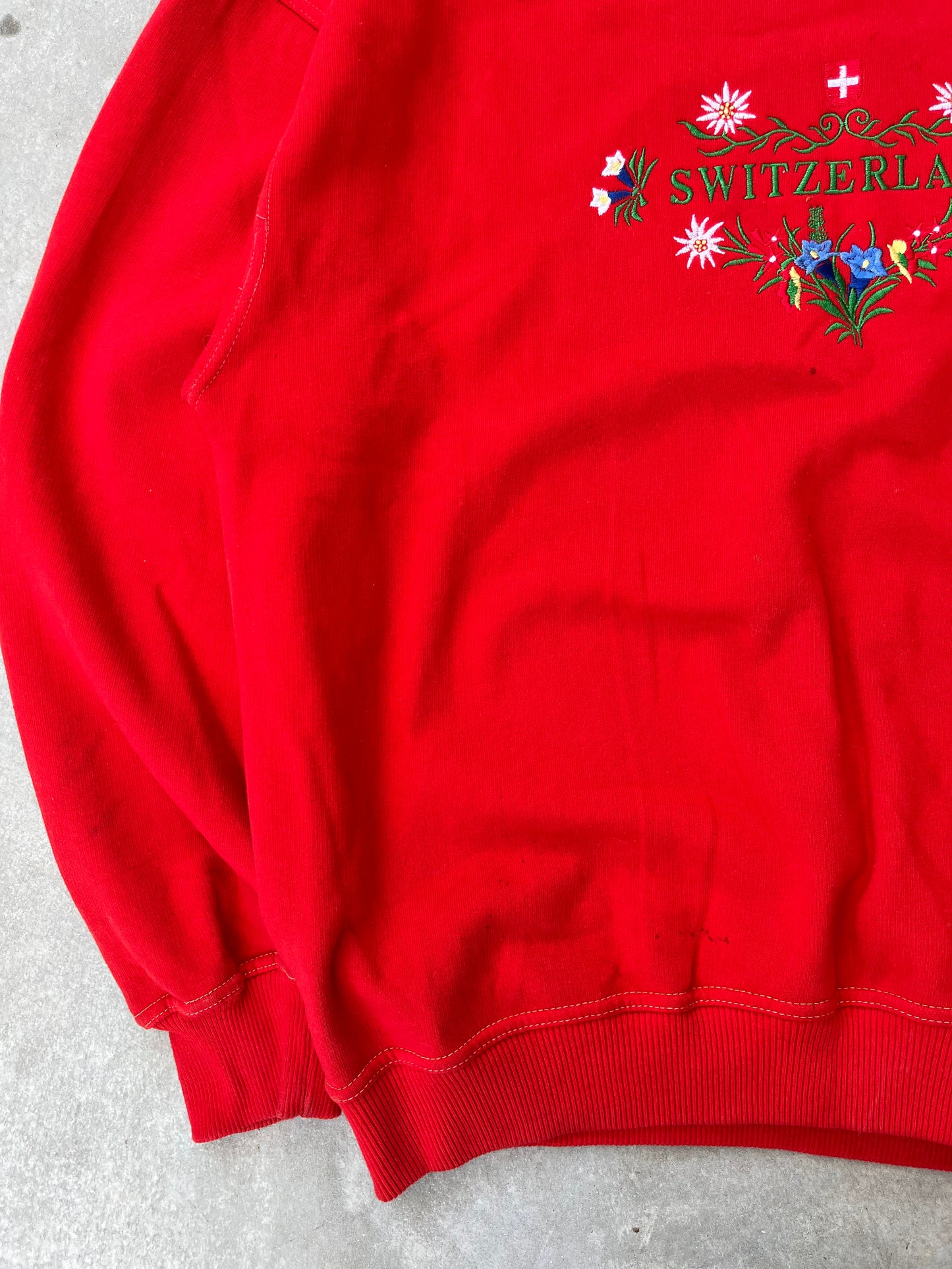 1990S - RED EMBROIDERED SWITZERLAND SWEATSHIRT - L