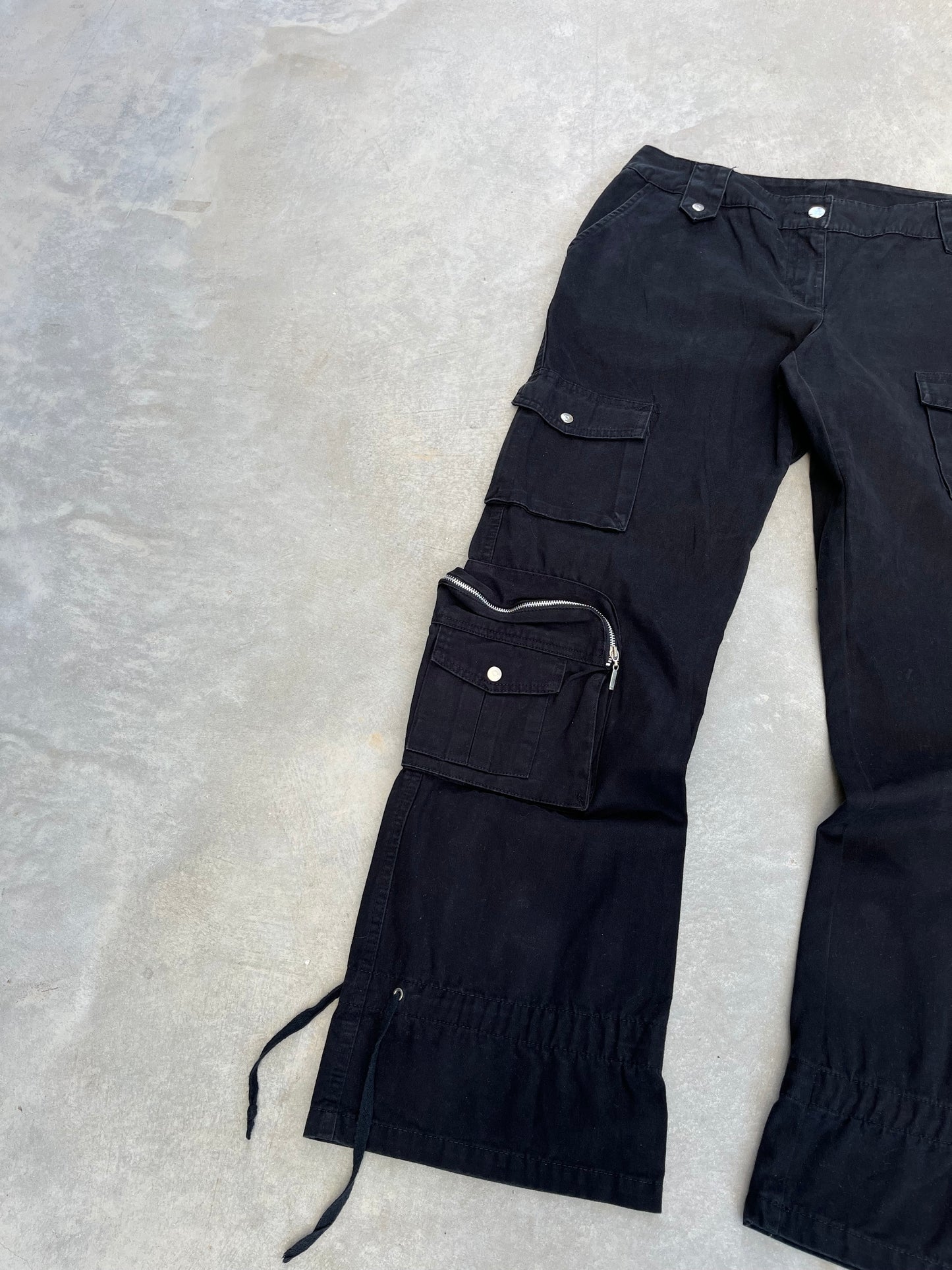 2000S - BLACK WIDE LEG CARGO PANTS - 44
