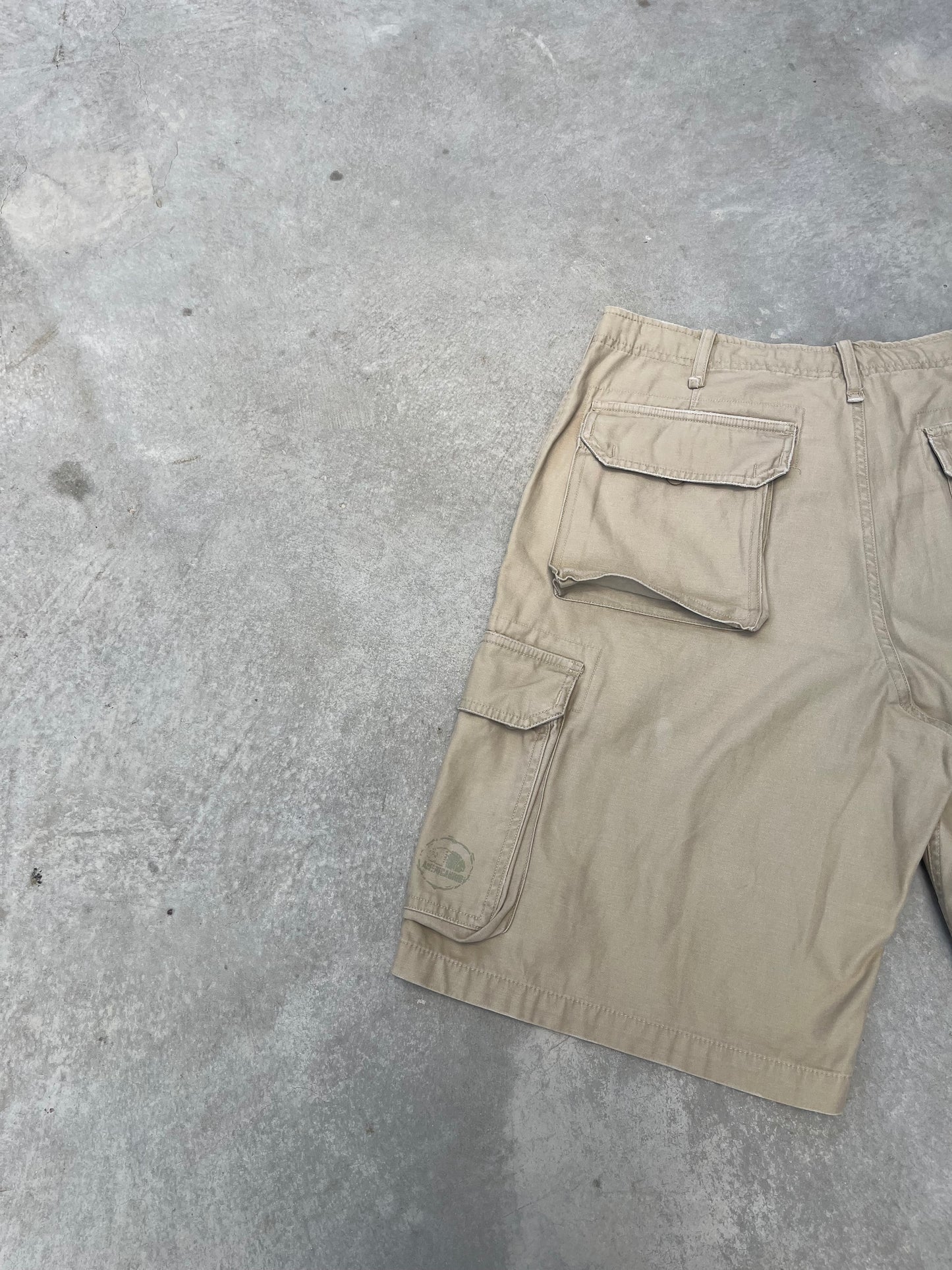 1990S - AMERICANINO BEIGE CARGO JORTS - 42
