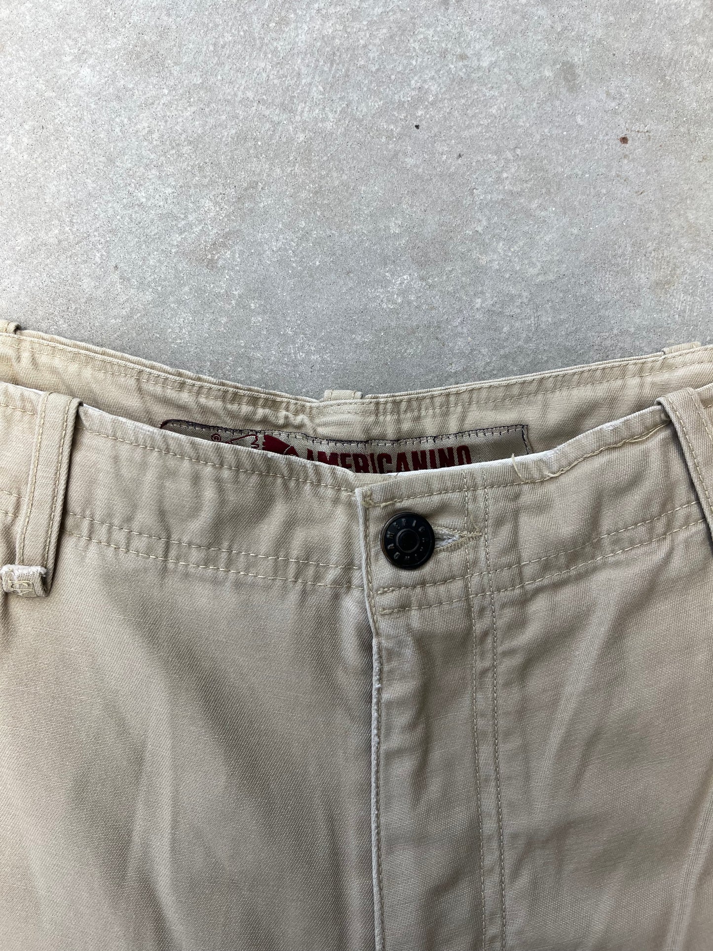 1990S - AMERICANINO BEIGE CARGO JORTS - 42
