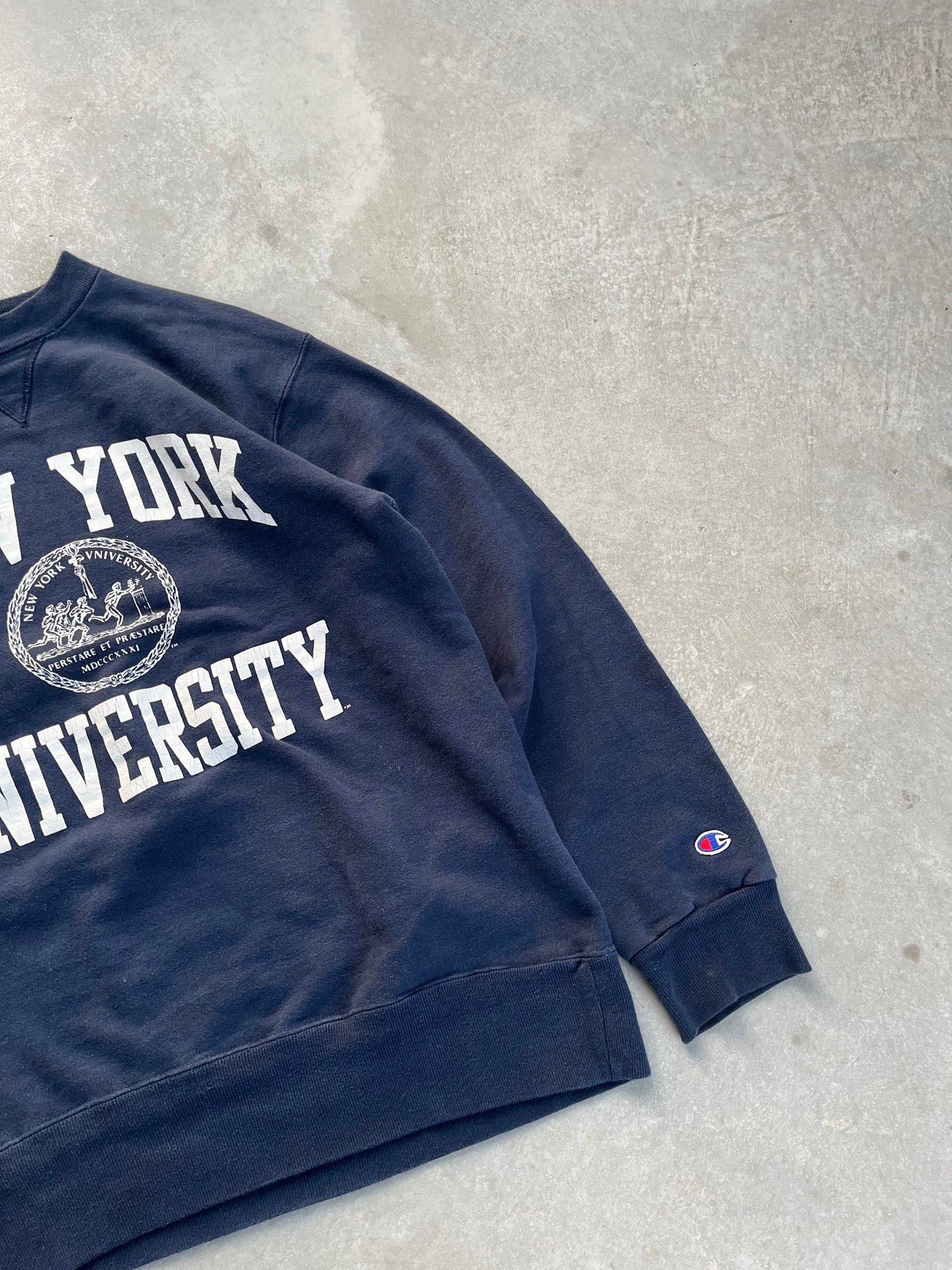 1990S - CHAMPION „NEW YORK UNIVERSITY“ NAVY CREWNECK - XL