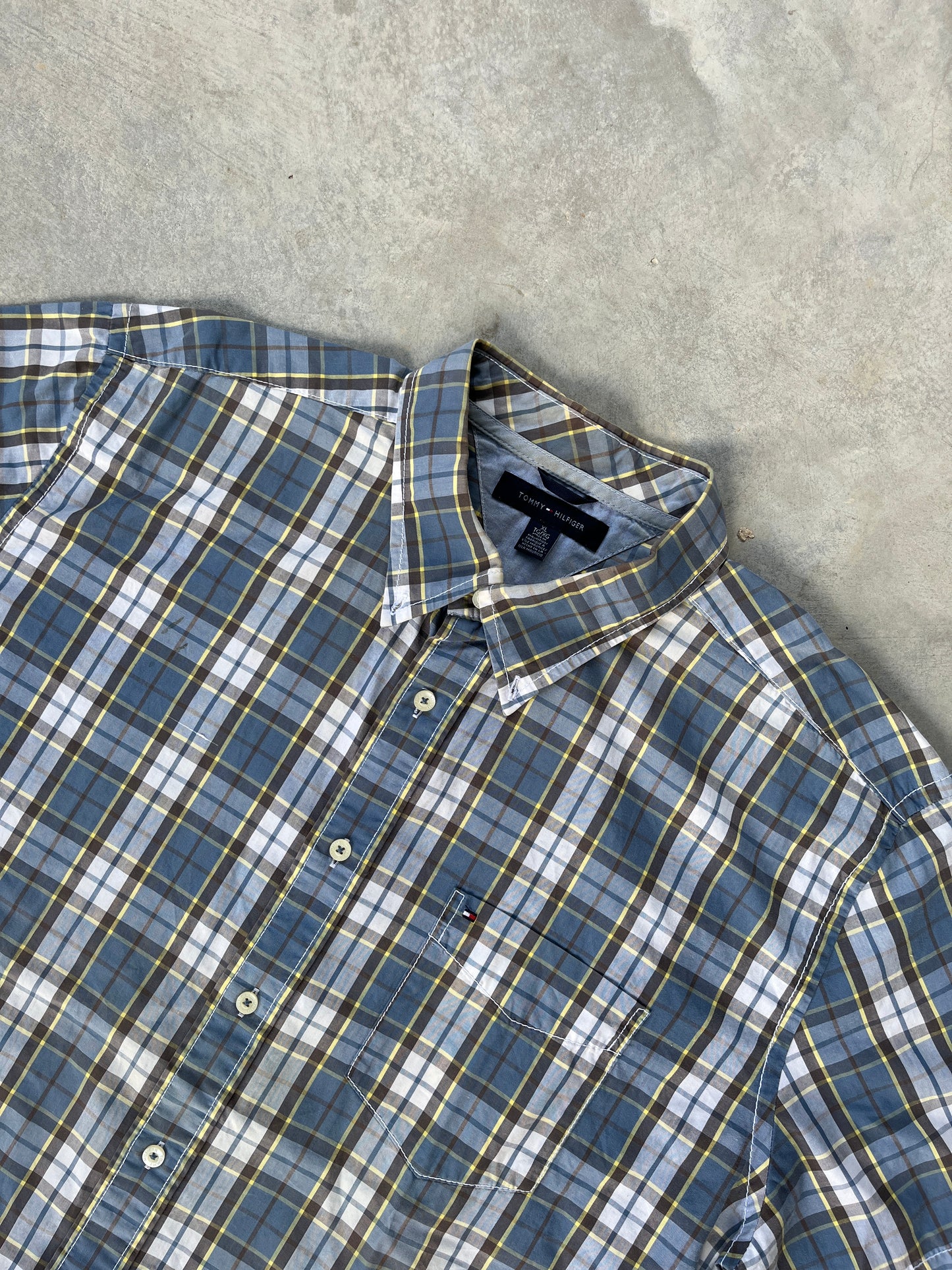 2000S - TOMMY HILFIGER BUTTON UP SHIRT - XL