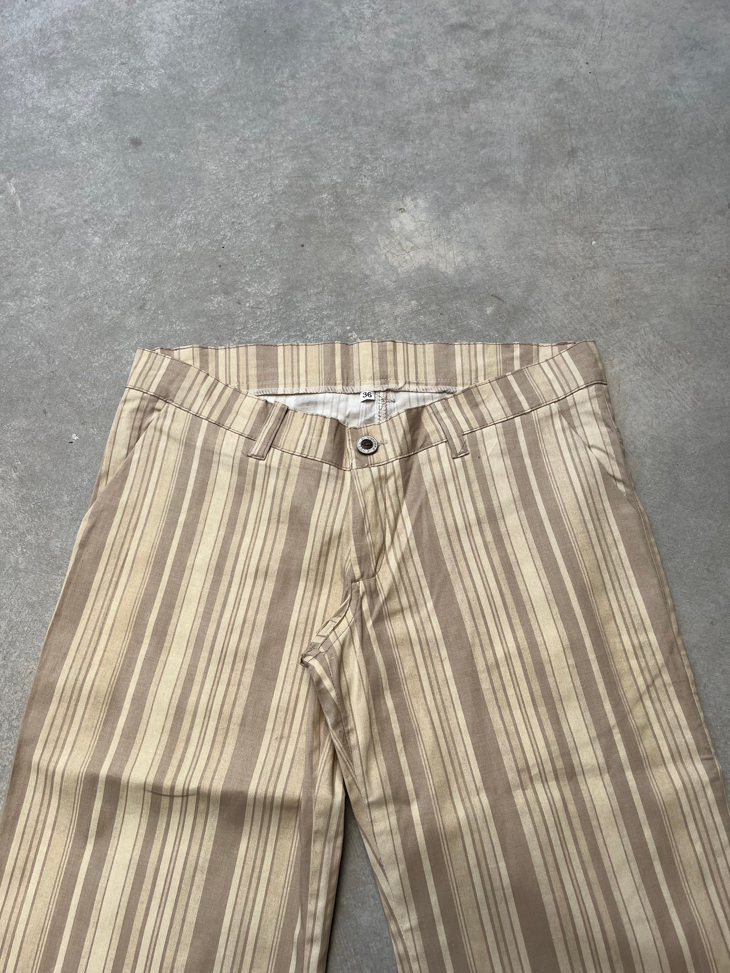 2000S - BEIGE DEAD STOCK SIXTIES TZIPPY LOW RISE FLARED JEANS - 36