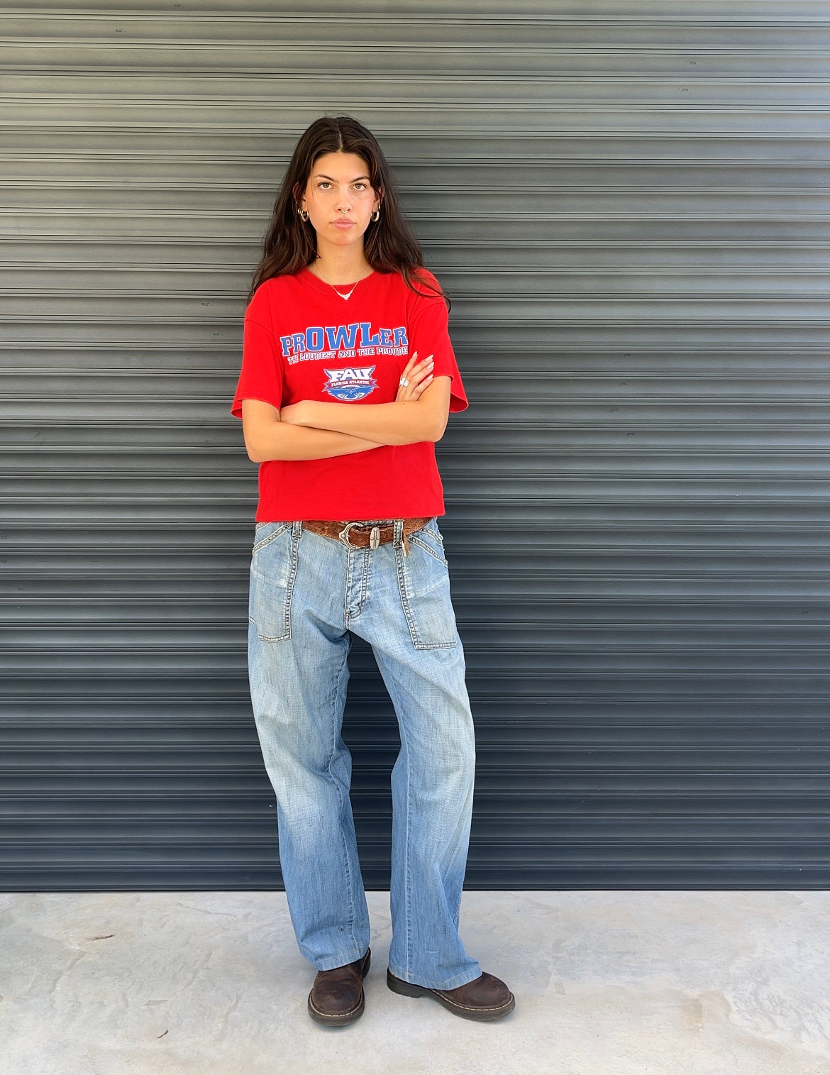 2000S - GILDAN “PROWLERS” PRINTED GRAPHIC TSHIRT - M