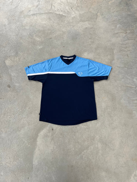 2000S - NIKE NAVY & LIGHT BLUE SPORTS TSHIRT - M