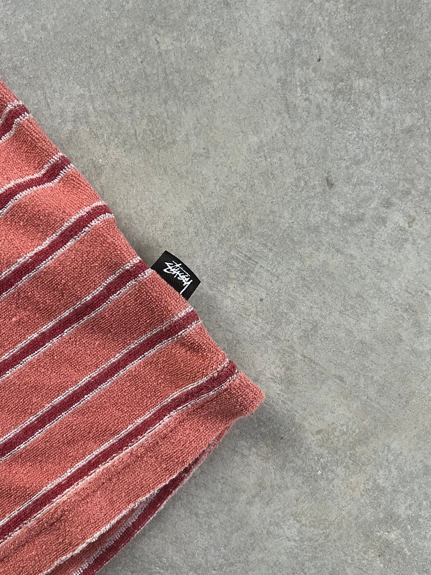 2000S - STÜSSY PINK & BORDEAUX STRIPED TSHIRT - L