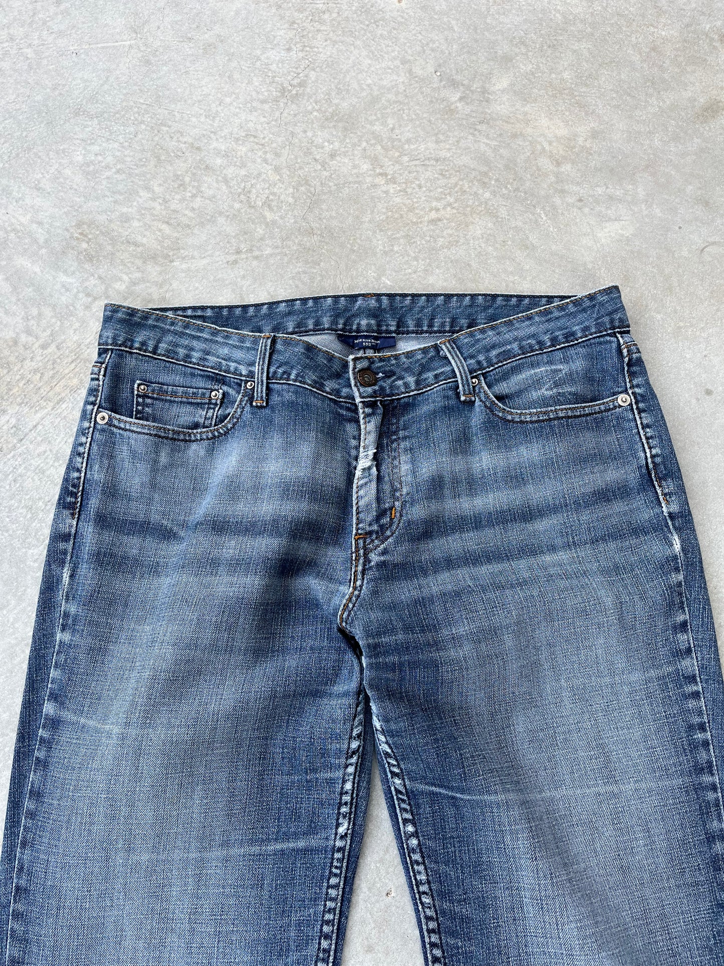 2000S - MID RISE LEVIS FLARED FADED JEANS - 42