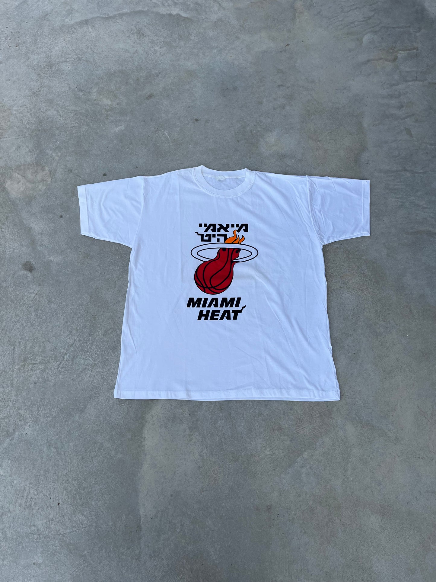 2000S - MIAMI HEAT PRINTED TSHIRT - L