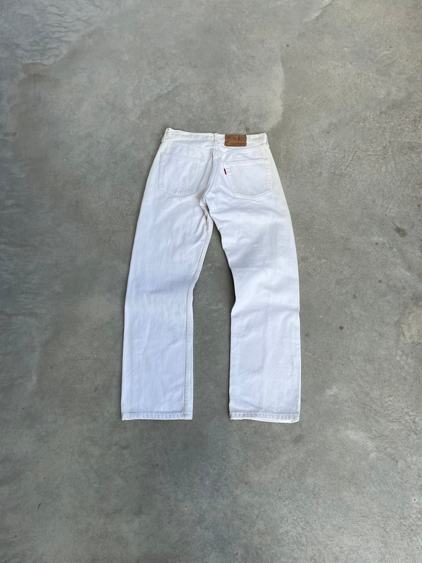 2000S - WHITE STRAIGHT LEG 501 LEVIS JEANS - 34-6
