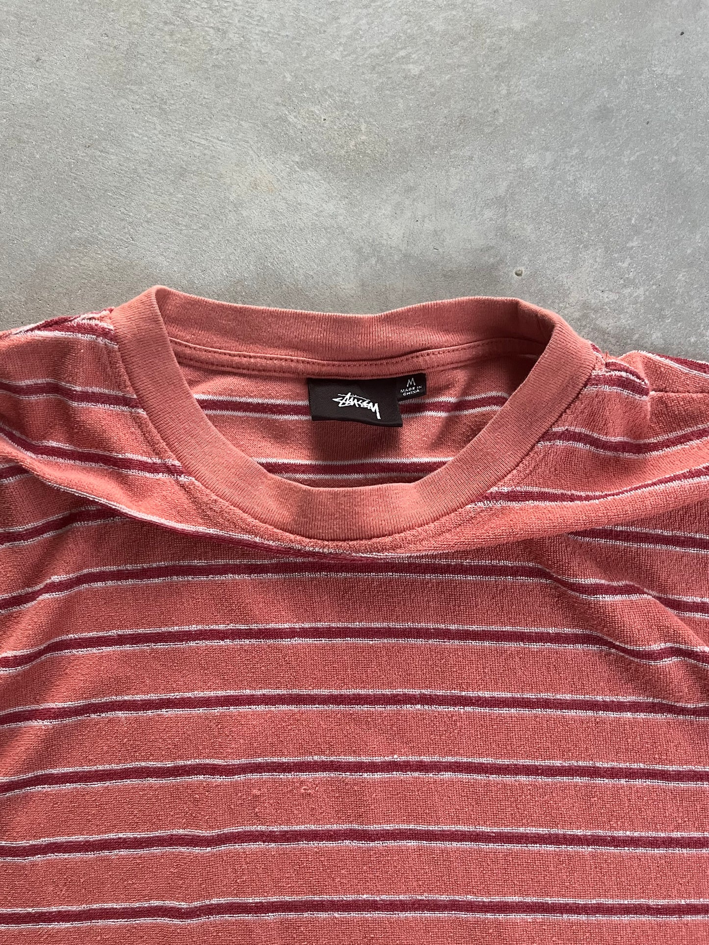 2000S - STÜSSY PINK & BORDEAUX STRIPED TSHIRT - L