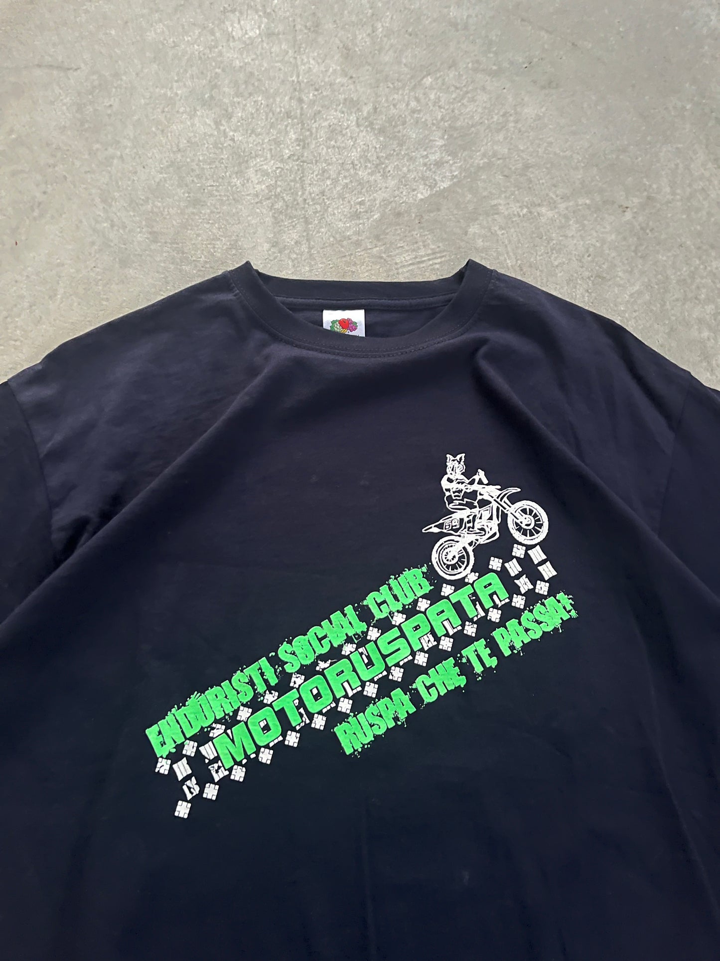 2000S - FRUIT OF THE LOOM GRAPHIC TECH TSHIRT - L