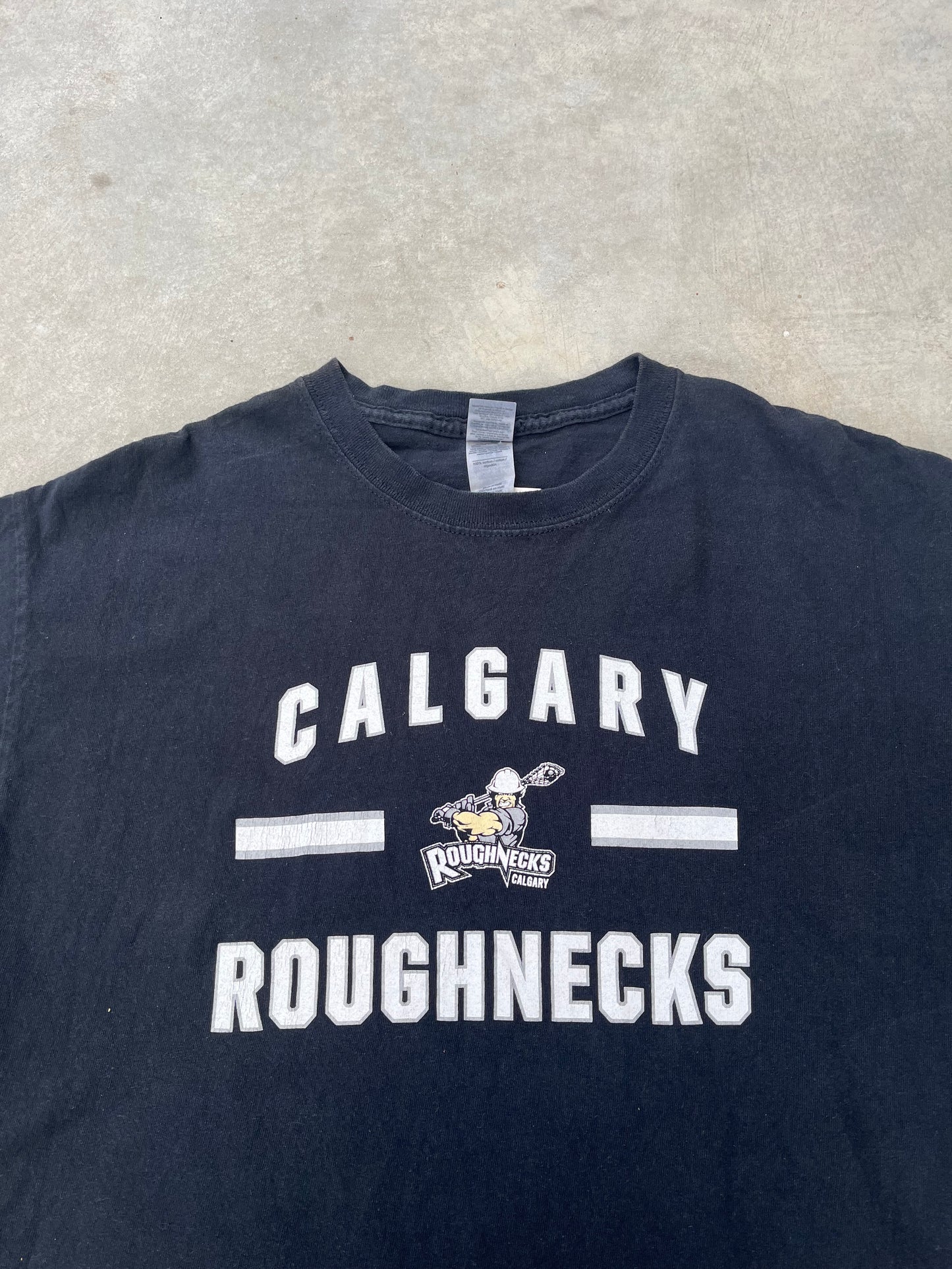 2000S - GRAPHIC FOOTBALL TSHIRT - L