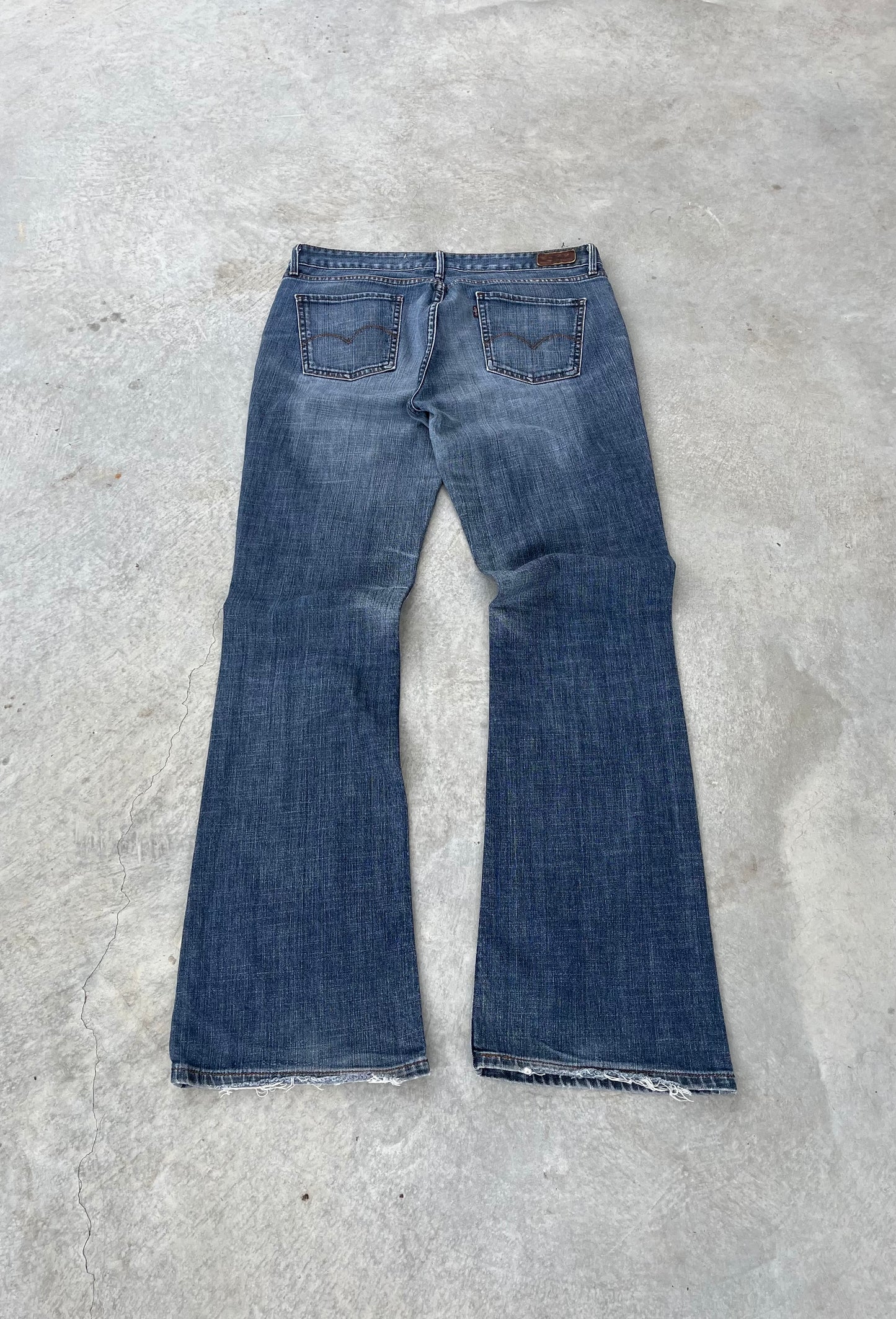 2000S - MID RISE LEVIS FLARED FADED JEANS - 42