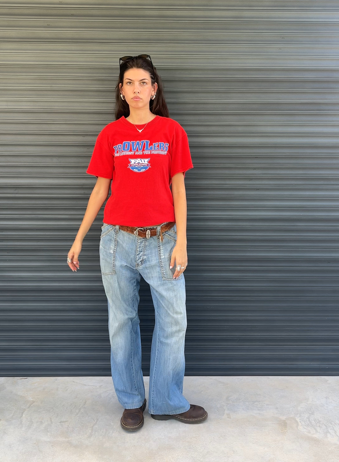 2000S - GILDAN “PROWLERS” PRINTED GRAPHIC TSHIRT - M