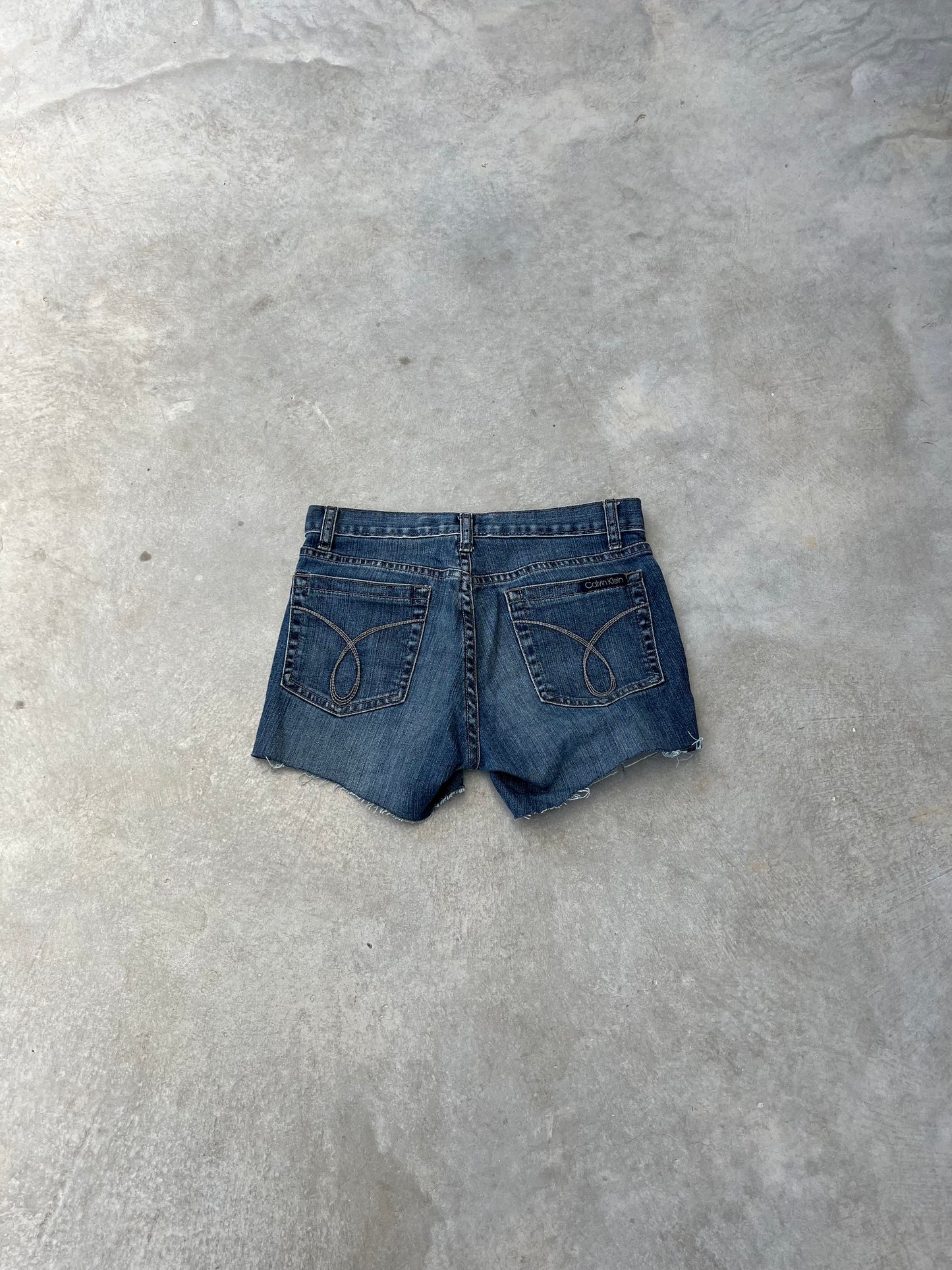 2000S - CALVIN KLEIN CROPPED JEAN SHORTS - 34