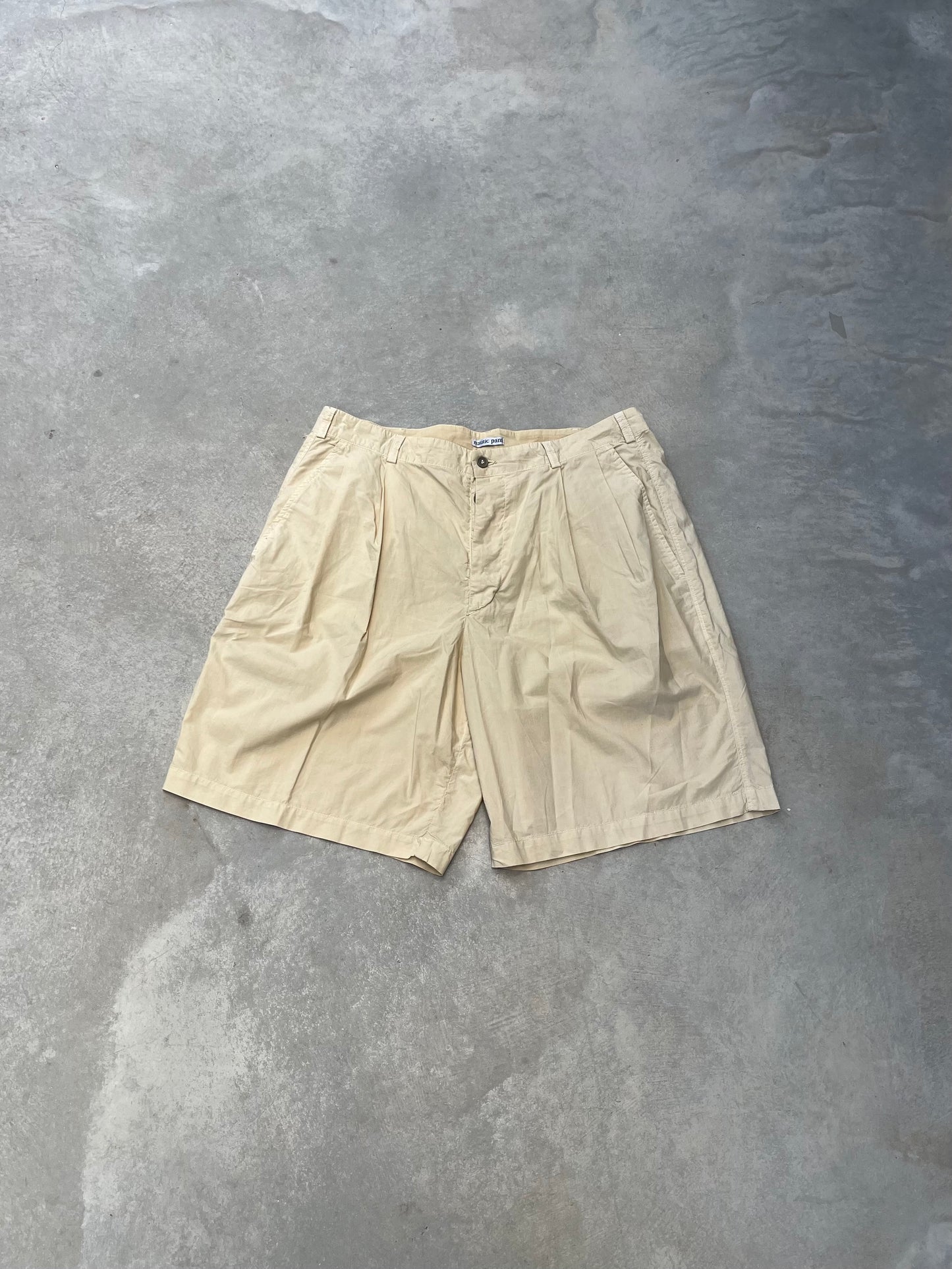1980S - BEIGE PLEATED SAILOR SHORTS - 44