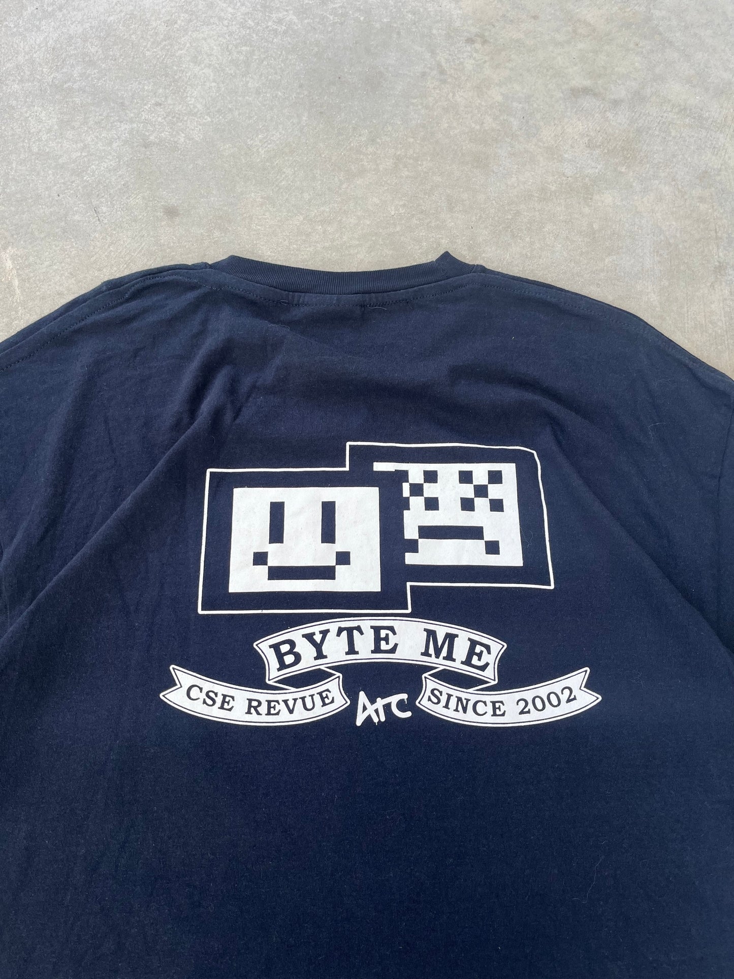 2000S - SOFTWARE COMPANY “BYTE ME” GRAPHIC TSHIRT - L